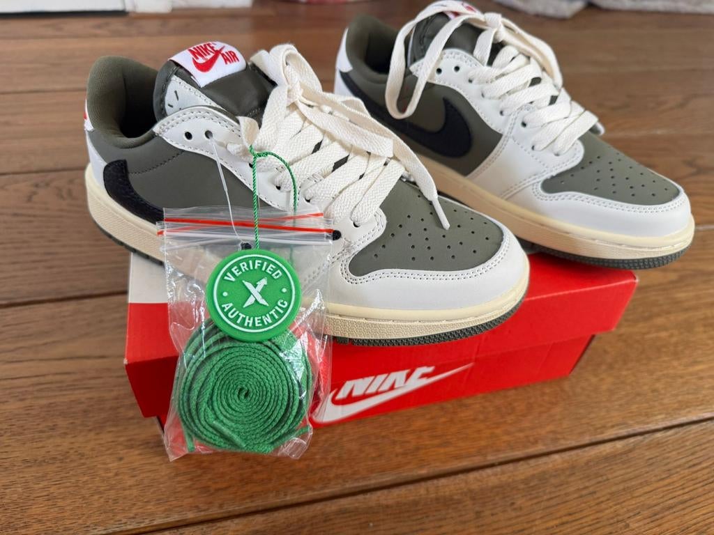 Nooit gedragen valt als maat 36, Kleding | Dames, Schoenen, Ophalen of Verzenden, Nieuw, Sneakers of Gympen