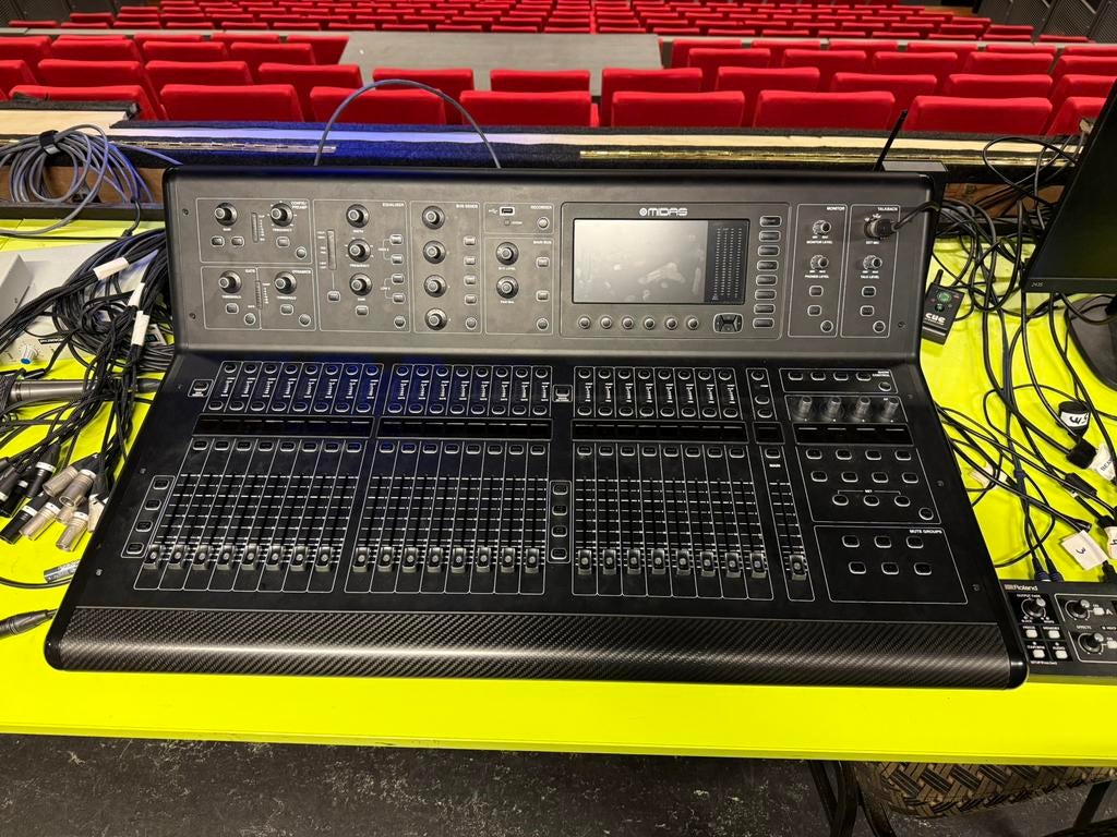 Midas M32, Muziek en Instrumenten, Ophalen, Zo goed als nieuw, 20 kanalen of meer, Microfooningang