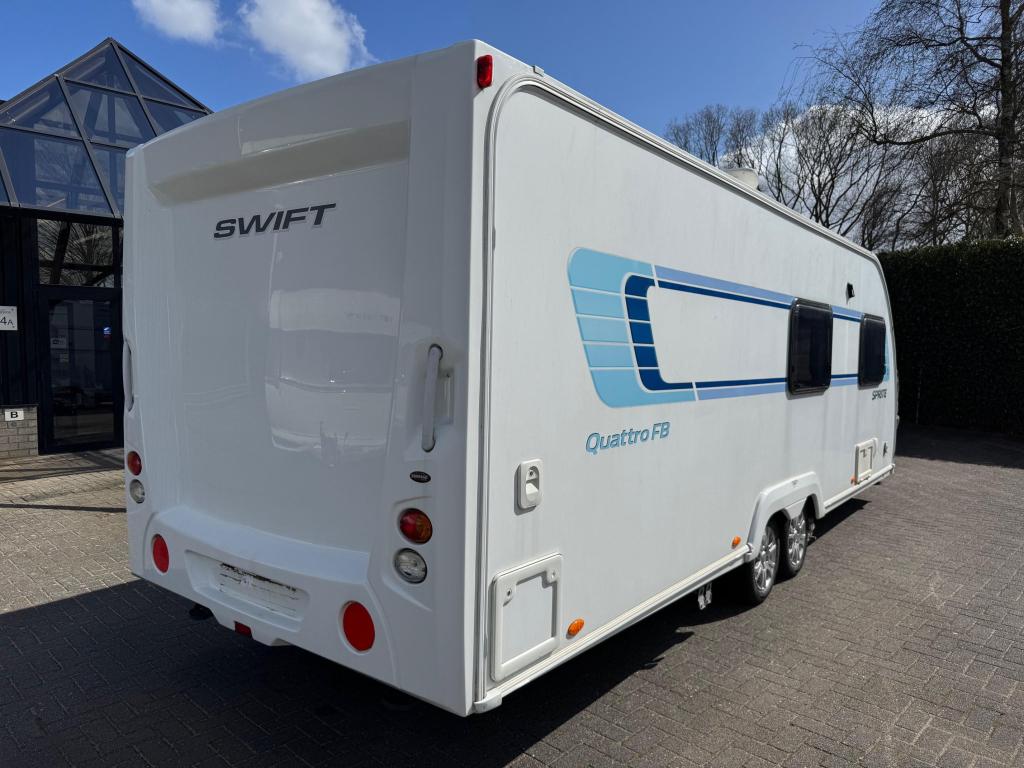 Swift Quattro, Caravans en Kamperen, Caravans, Overige typen, Bedrijf, Treinzit, Schokbreker