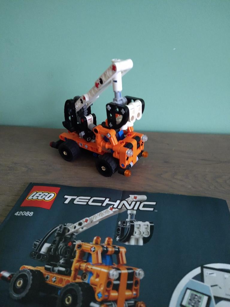 Lego Technic hijskraan hoogwerker 42088, Ophalen of Verzenden, Zo goed als nieuw, Complete set, Lego