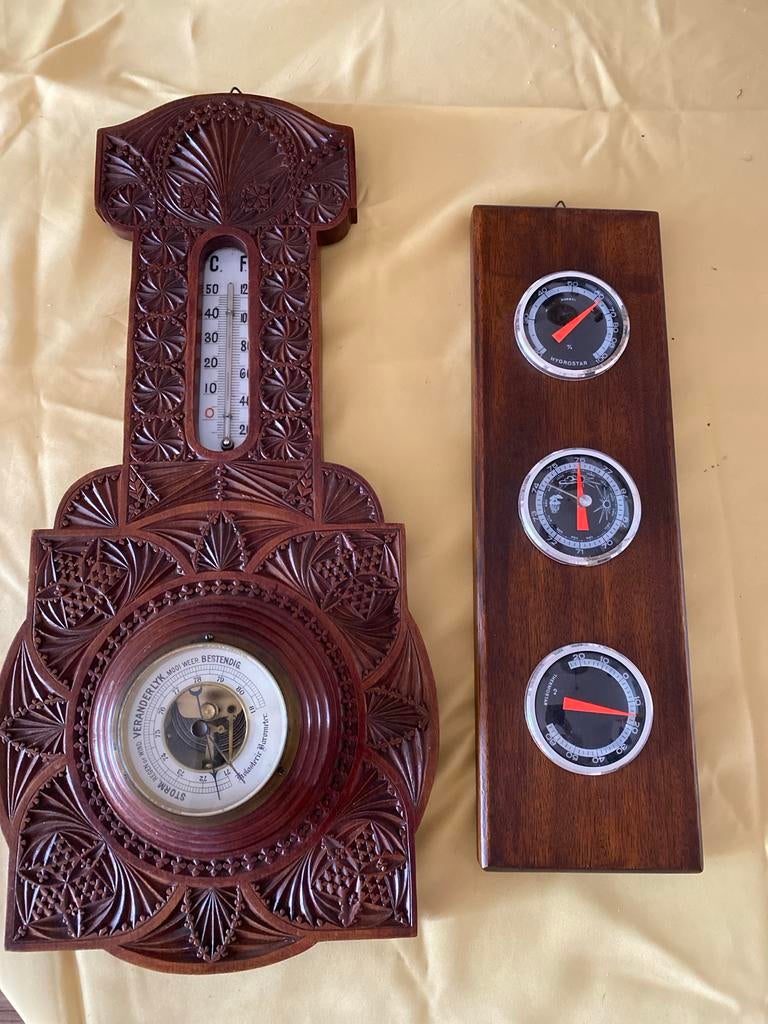 Twee weerstations, houtsnijwerk en modern, Ophalen, Gebruikt, Weerstation