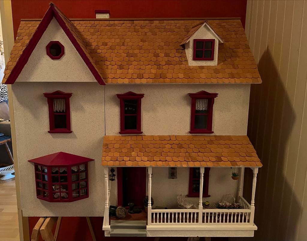 Groot decoratief poppenhuis voor volwassenen, 3 verdiepingen, Ophalen, Gebruikt, Poppenhuis