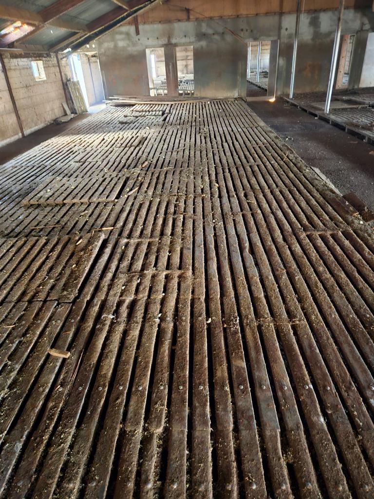 Gratis brandhout - Oude houten vloerdelen, Tuin en Terras, Haardhout, 6 m³ of meer, Ophalen, Overige houtsoorten, Blokken