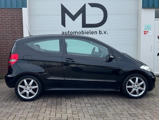 Mercedes-Benz A-klasse 150 Avantgarde - Automaat - NAP, Zwart, 400 kg, Leder en Stof, Bedrijf