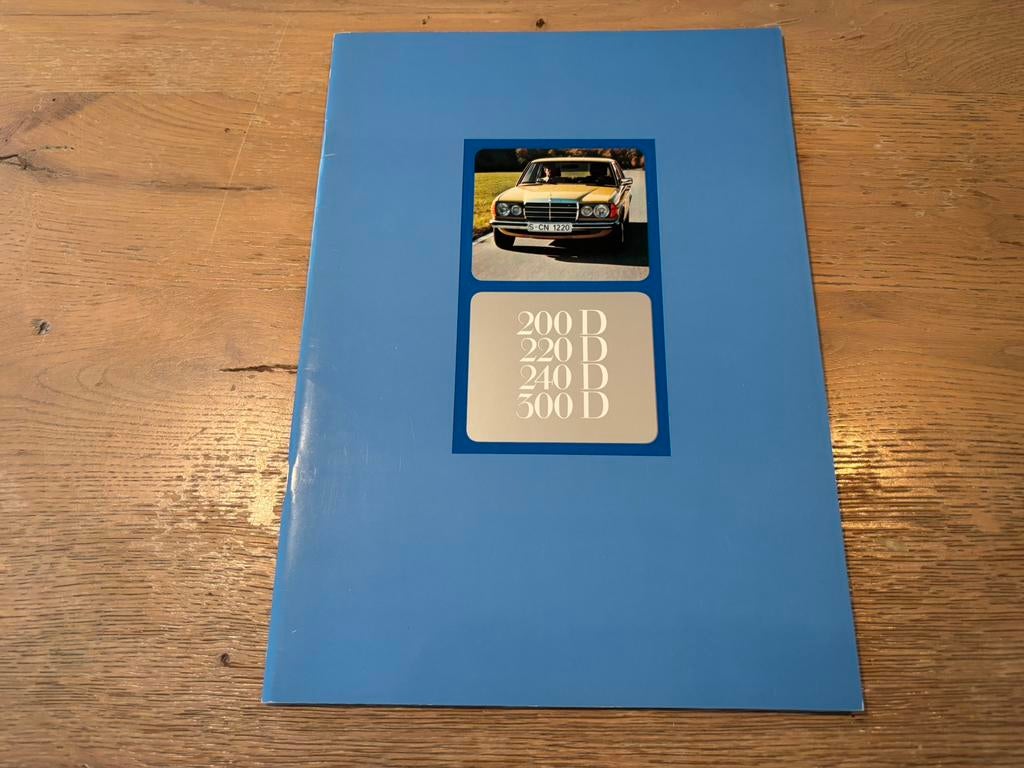 Folder Mercedes-Benz W123 1976 (200D, 220D, 240D, 300D), Ophalen of Verzenden, Zo goed als nieuw, Mercedes