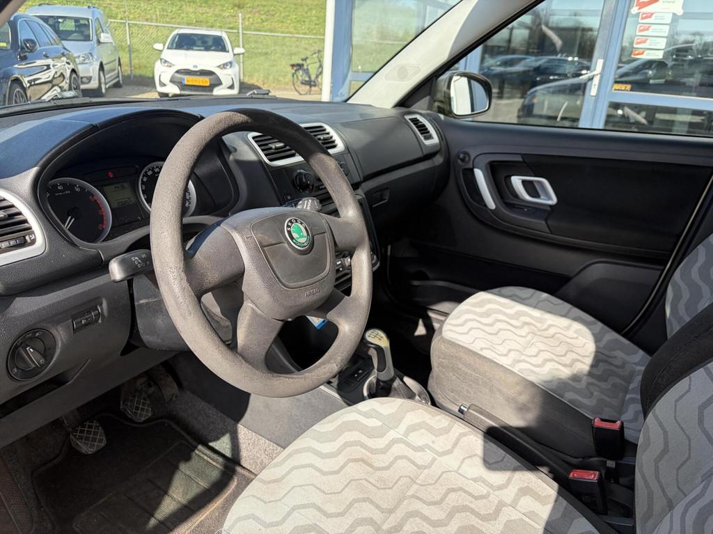 Skoda Fabia Combi 1.4-16V Ambition Business Line, Voorwielaandrijving, Euro 5, Zwart, 4 cilinders