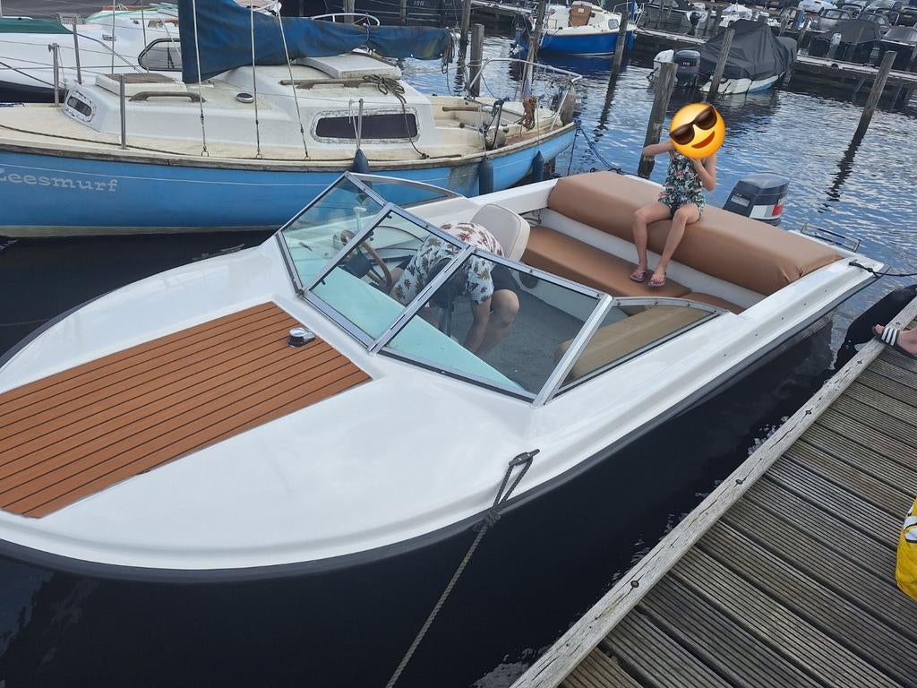 Speedboot gerenoveerd glastron 70PK 5.80 lang, Watersport en Boten, Speedboten, Ophalen, 70 tot 120 pk, 3 tot 6 meter, Buitenboordmotor