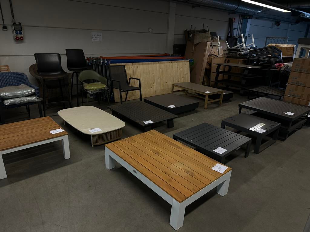 MAGAZIJN UITVERKOOP Tuintafels Dining & salon €5 - €175, Ophalen