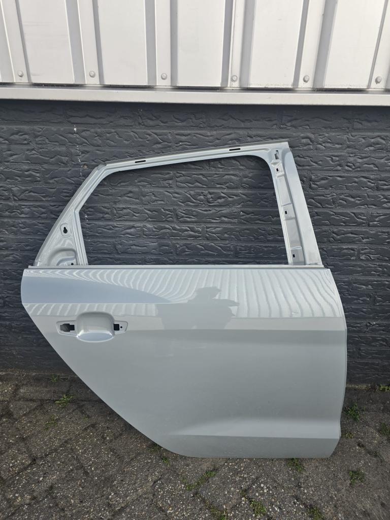 Audi A1 82A 2019+ Portier Deur Rechts Achter Origineel!, Niet ingevuld, Gebruikt, Deur, Niet ingevuld