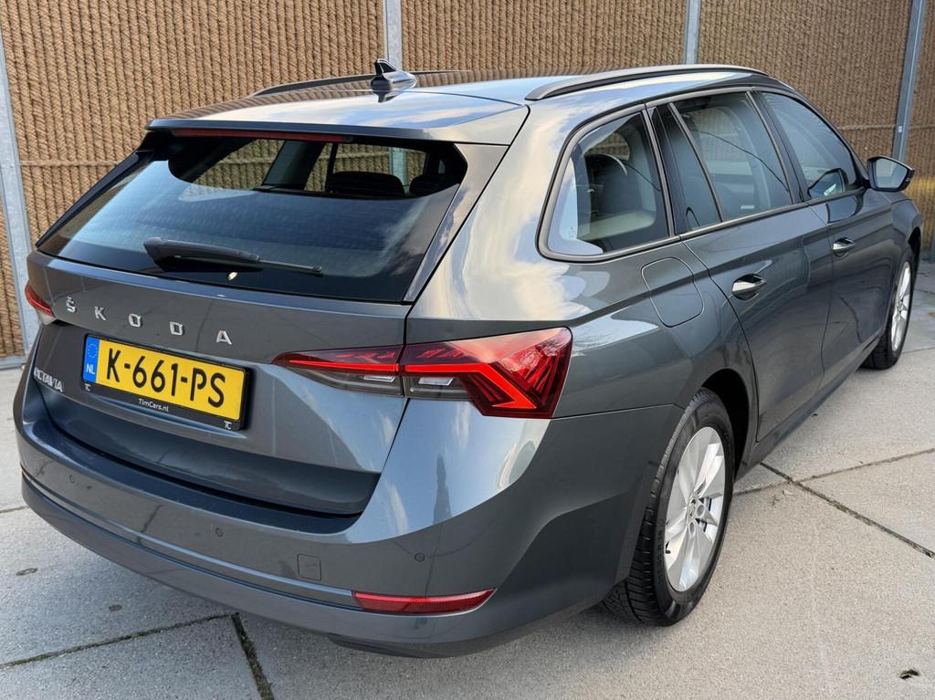 Skoda Octavia Combi 1.0 TSI Business Edition Trekhaak afneem, Voorwielaandrijving, Gebruikt, Euro 6, Parkeersensor