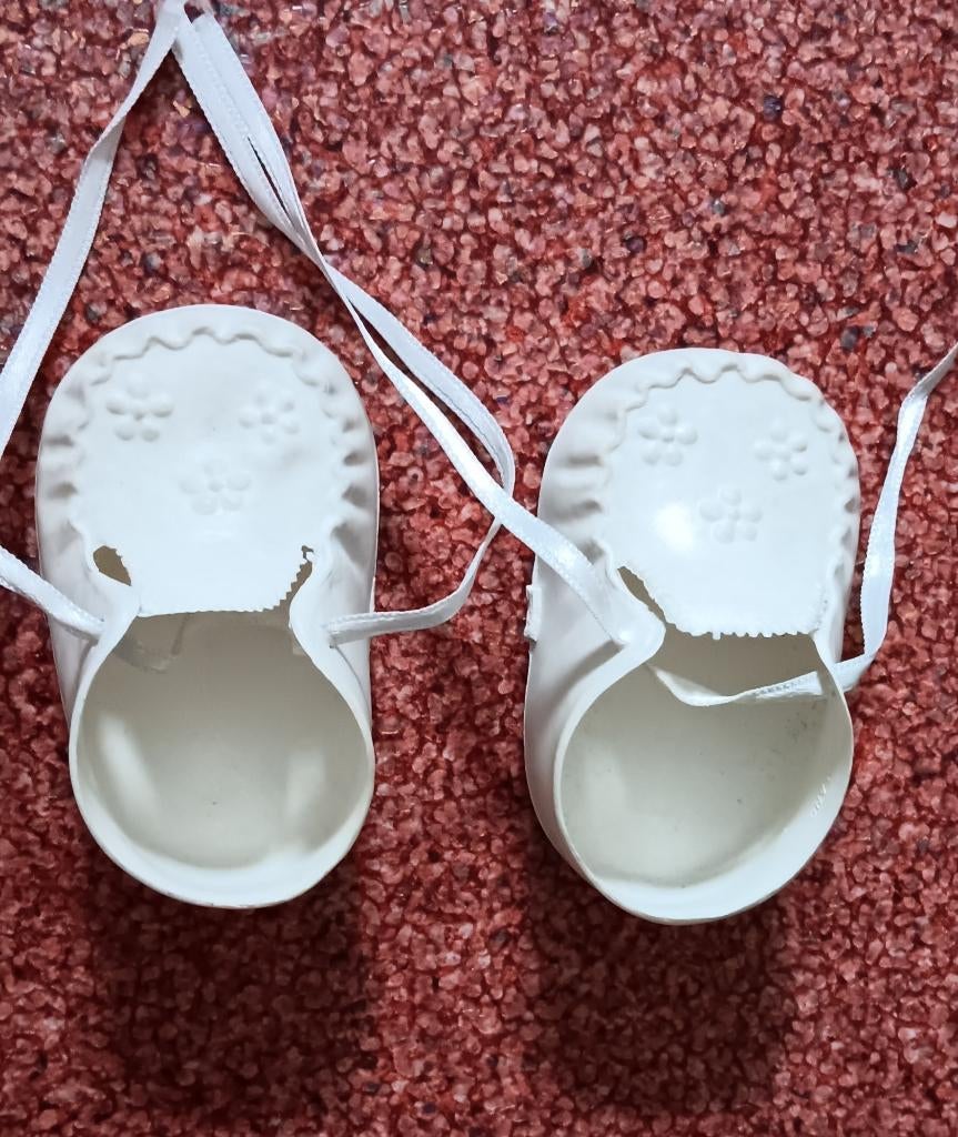 Oude poppen schoentjes Cinderella, Ophalen of Verzenden, Gebruikt, Accessoires