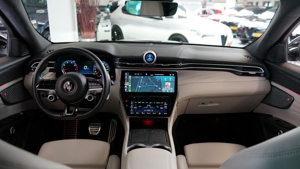 Maserati Grecale 2.0 GT 4WD | Sport stoelen | lucht vering |, 12 maanden, 4 cilinders, Zwart, Leder