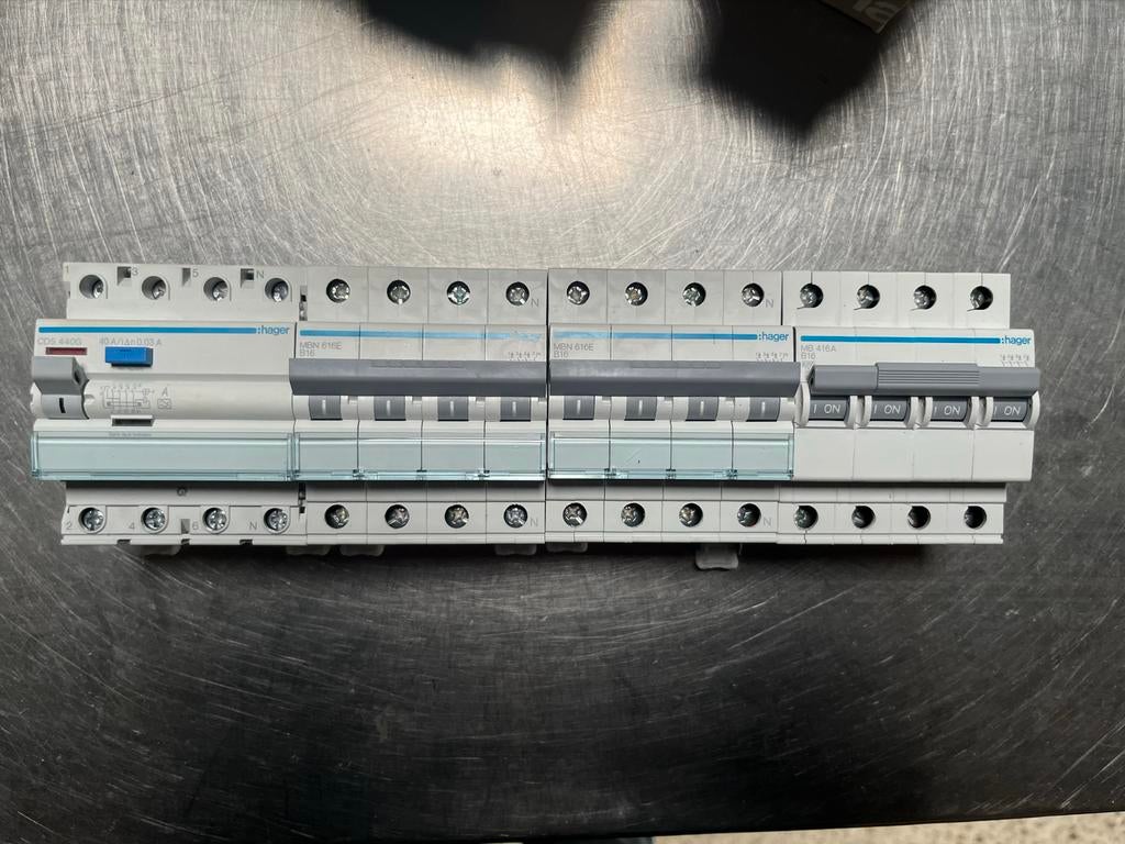 Hager Aardlek en Krachtgroepen 3-fase 16A, Ophalen of Verzenden, Zo goed als nieuw, Overige typen