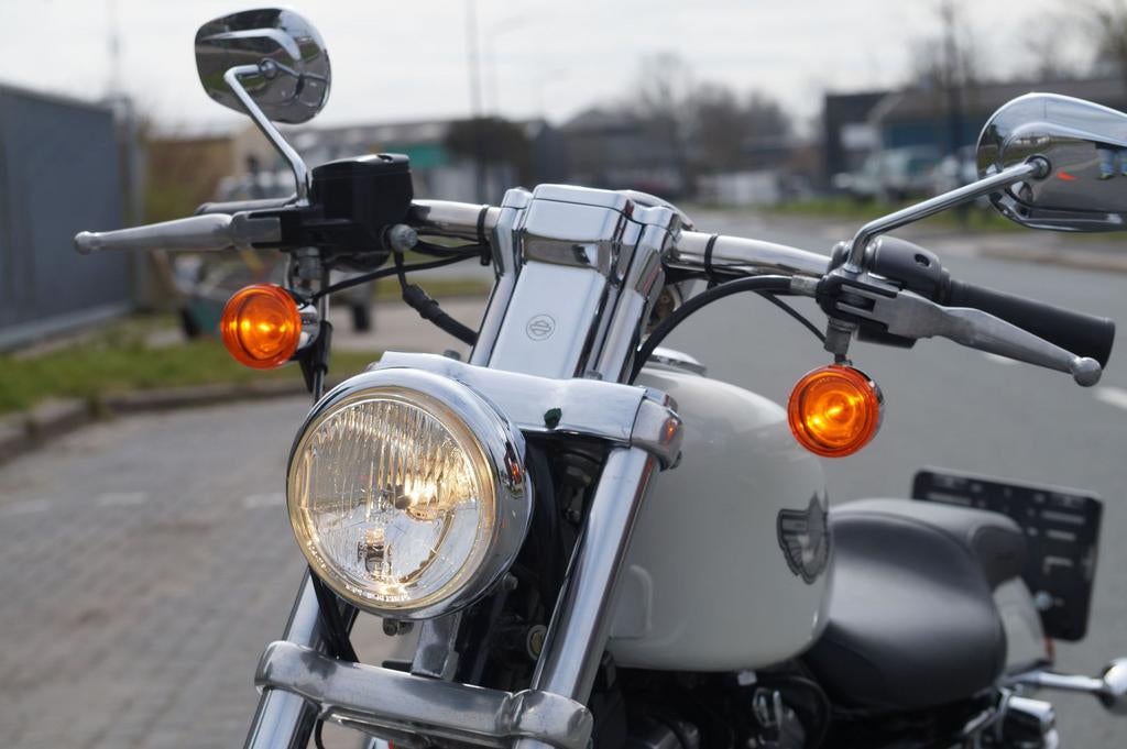 HARLEY-DAVIDSON SPORTSTER CUSTOM  XL 53 C (bj 2003) - foto 2