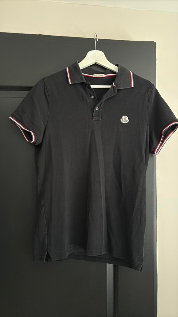 Moncler polo zwart, Ophalen of Verzenden, Zo goed als nieuw, Maat 48/50 (M), Zwart