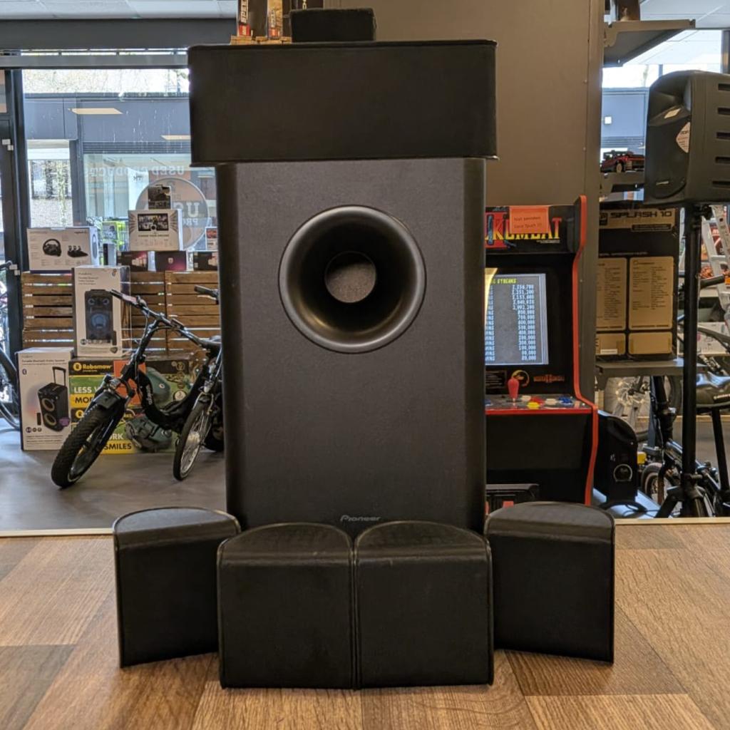 Pioneer Home Cinema Set Subwoofer en Speakers Nette staat, Pioneer, Zo goed als nieuw, Support@pioneer.com, 28-8, Honkomagome 2-chome, Bunkyo-ku
Tokyo 113-0021
Japan