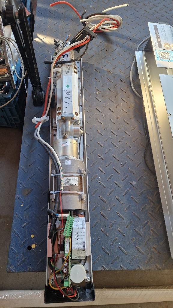 Elektrische deurdranger Assa Abloy ( 111 ), Ophalen, Gebruikt, Overige typen, Nb