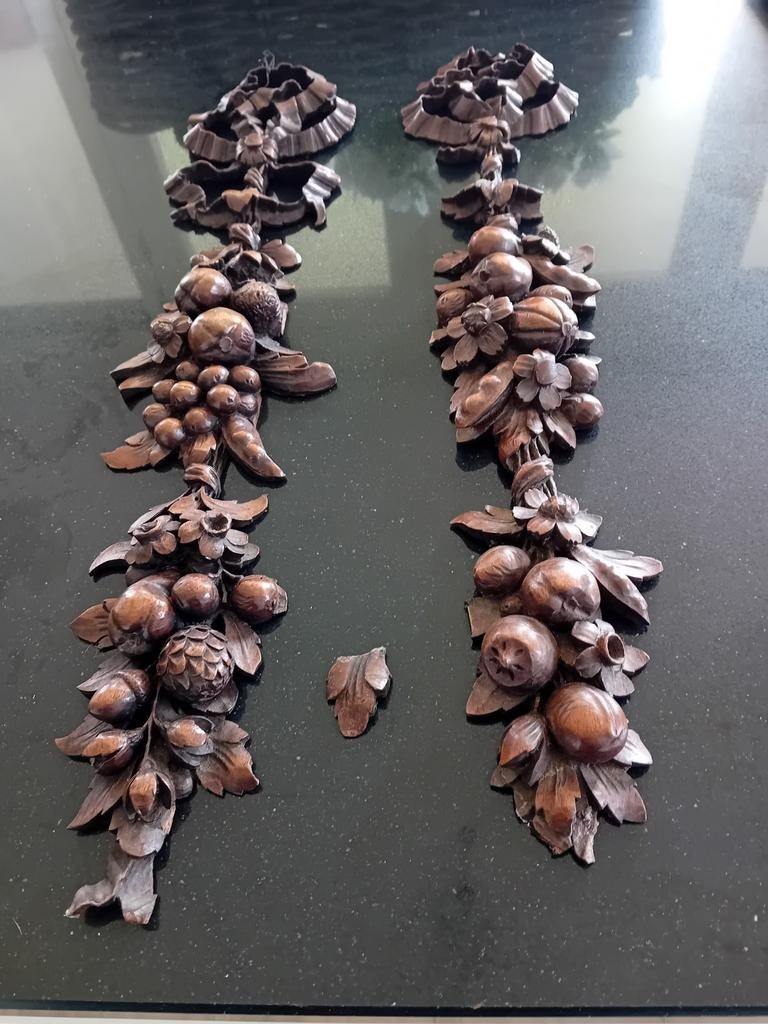 Twee houten houtsnijwerken met fruit en bladeren, Ophalen of Verzenden