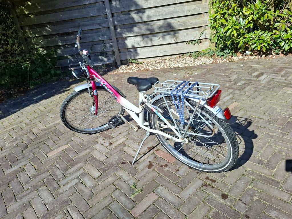 Gebruikte kinderfiets 24 inch met nieuwe banden en pedalen, Ophalen, Gebruikt, 20 inch of meer, Noxon