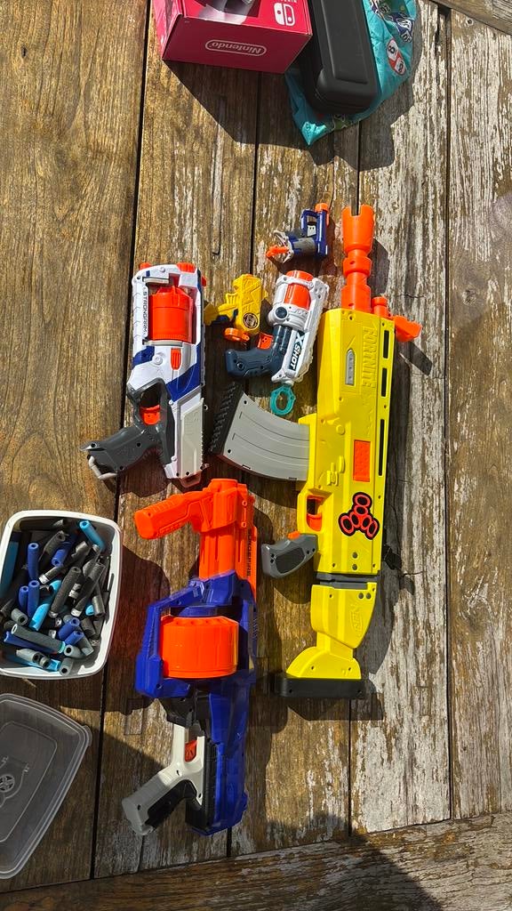 6 nerf blasters + 50+ pijltjes - in goede staat, Ophalen of Verzenden, Zo goed als nieuw