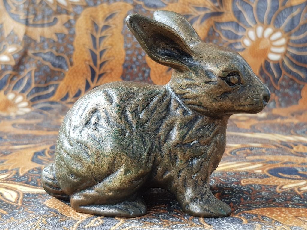 Mooi zwaar oud bronzen konijn uit Engeland 11,5 cm., Ophalen of Verzenden, Brons