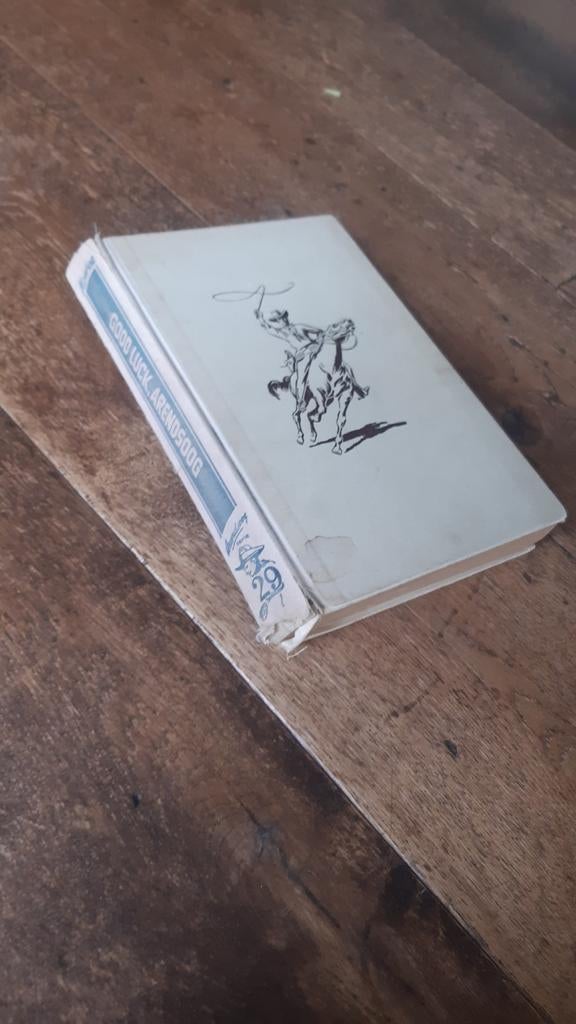Arendsoog deel 29 Good luck, Arendsoog, Boeken, Ophalen of Verzenden, Gelezen, P. Nowee