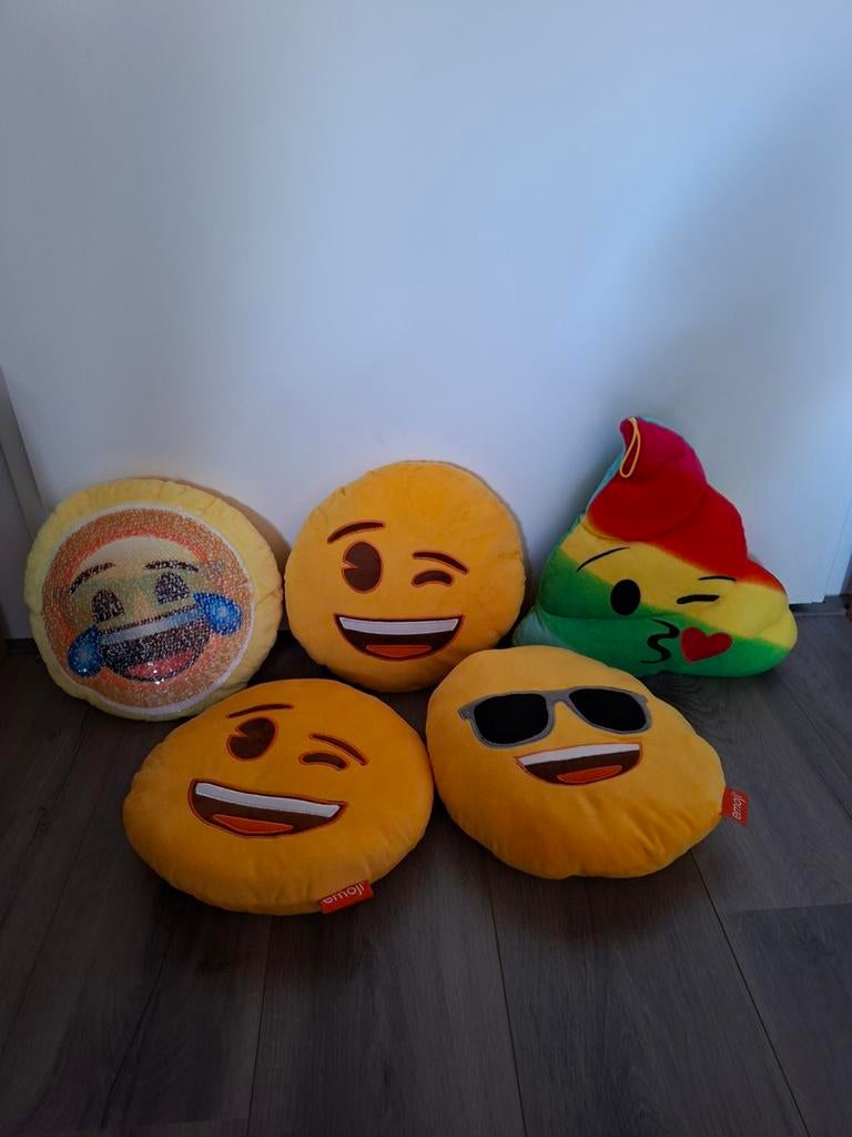 (Moet weg) Leuke Emoji Kussens - Set van 5 (ook los te-koop), Kinderen en Baby's, Speelgoed | Overig, Gebruikt, Jongen of Meisje