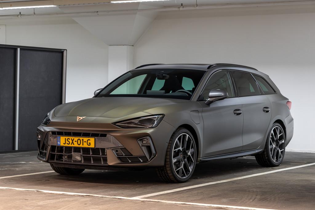 CUPRA Leon Sportstourer 1.5 TSI e-Hybrid VZ Performance, Euro 6, 4 cilinders, Bruin, Leon
