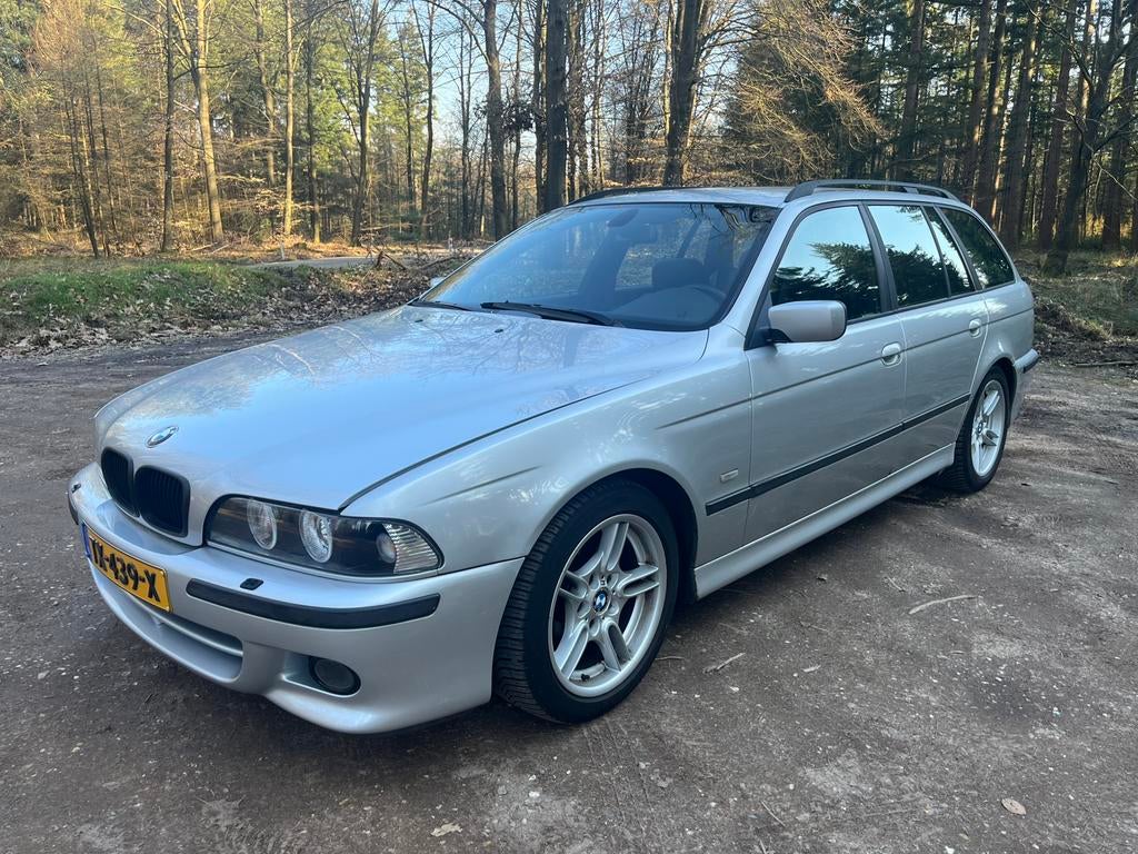 Te Koop BMW 525I Touring M-Sport Edition, Auto's, BMW, Achterwielaandrijving, Zwart, Leder, Stationwagon