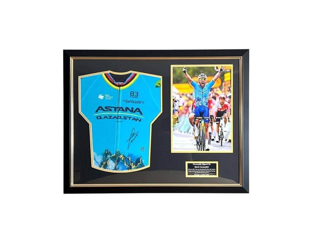 Mark Cavendish gesigneerde 2024 Astana Wereldkampioen shirt, Verzamelen, Buitenlandse clubs, Shirt, Nieuw, Ophalen of Verzenden