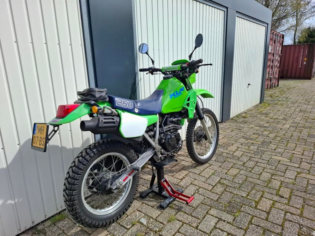 Kawasaki klr 250, Ophalen