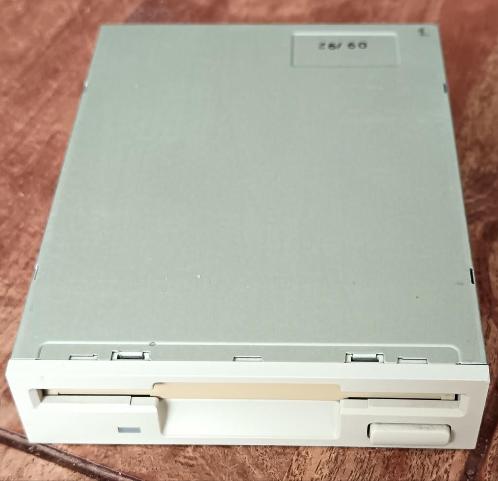 CHINON FZ-357 1.44mb floppy disk drive, Computers en Software, Vintage Computers, Ophalen of Verzenden