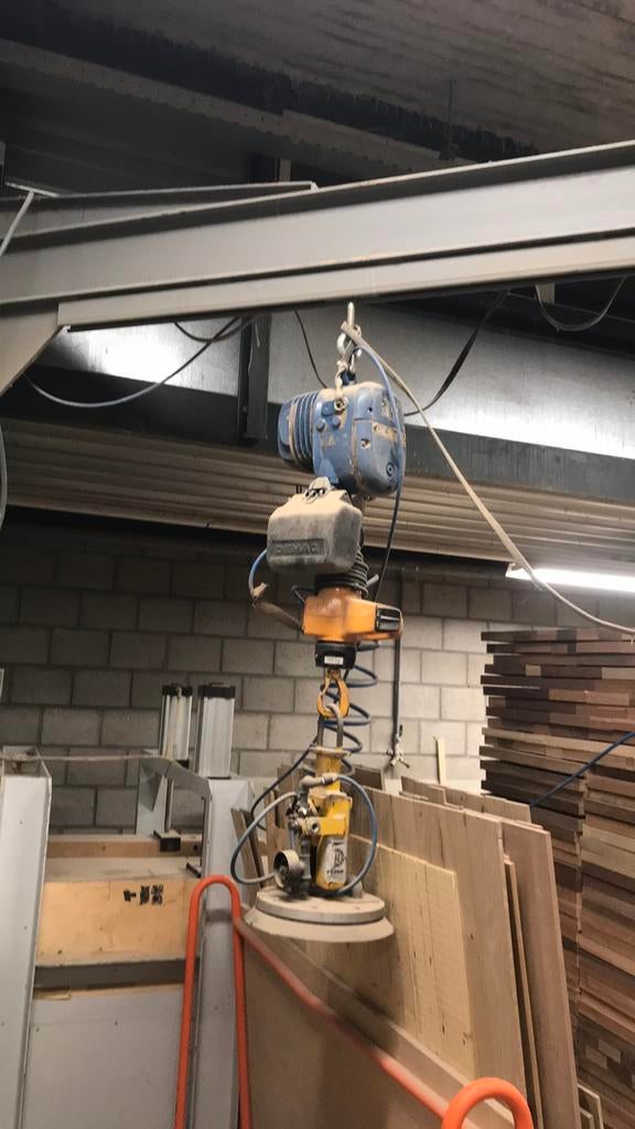 Zware zwenkarm 610 cm lang met vacuümtilhulp  takel hefarm, Ophalen, Gebruikt, Elektrisch