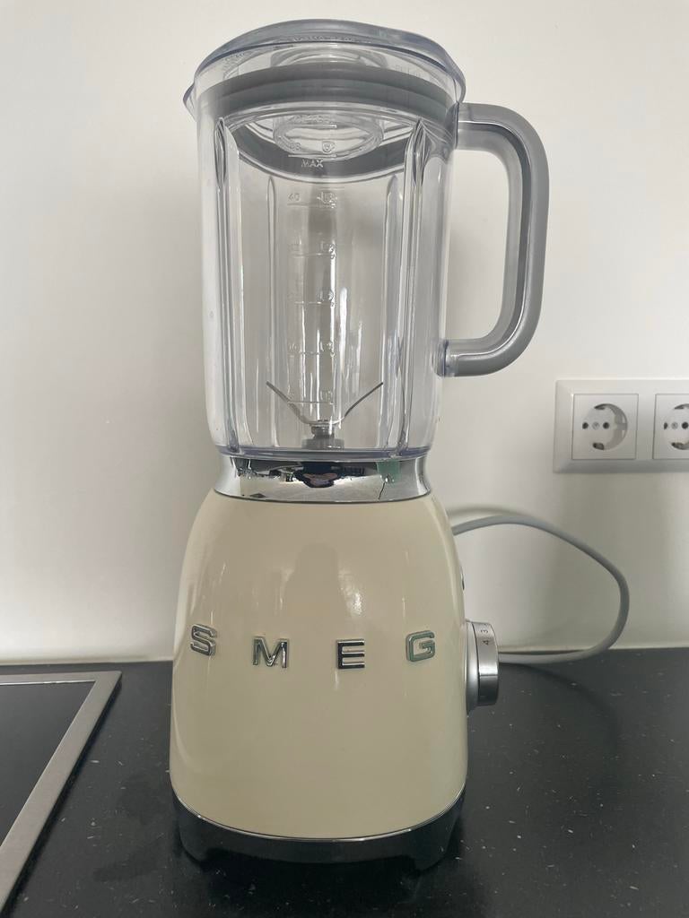 Smeg Blender Crème - Stijlvol en Krachtig, Witgoed en Apparatuur, Blenders, Ophalen of Verzenden, Zo goed als nieuw, Blender