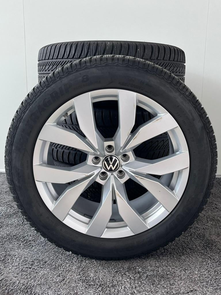 20" Volkswagen Touareg Winterset - GoodYear, Auto-onderdelen, Banden en Velgen, Gebruikt, 285 mm, Banden en Velgen, Personenwagen
