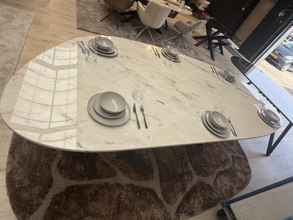 Unieke Eettafel Portugees Marmer 270x130 Actie €1299, Ophalen, Inrichting op maat, Vijf personen of meer, Overige vormen