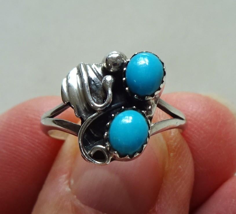 Vintage Oosters zilveren ring: 2 x turquoise cabochon, Sieraden, Tassen en Uiterlijk, Antieke sieraden, Ophalen of Verzenden, Zilver