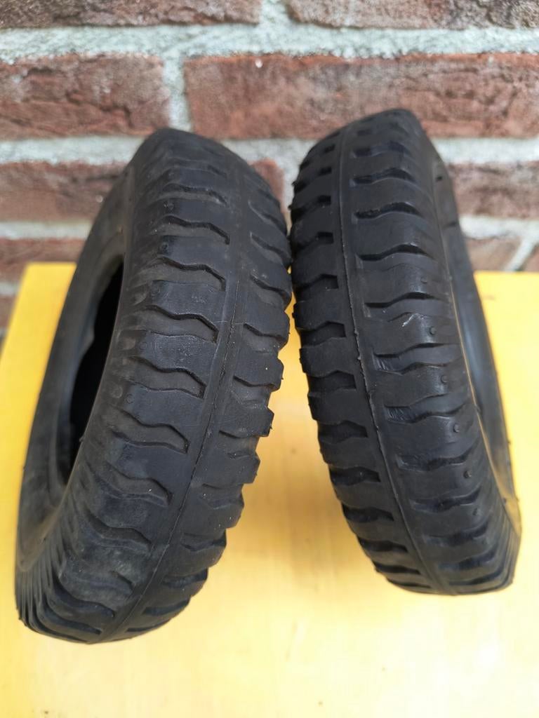 2 banden maat 2,50 - 4 voor steekwagen bolderwagen kar enz., Ophalen of Verzenden
