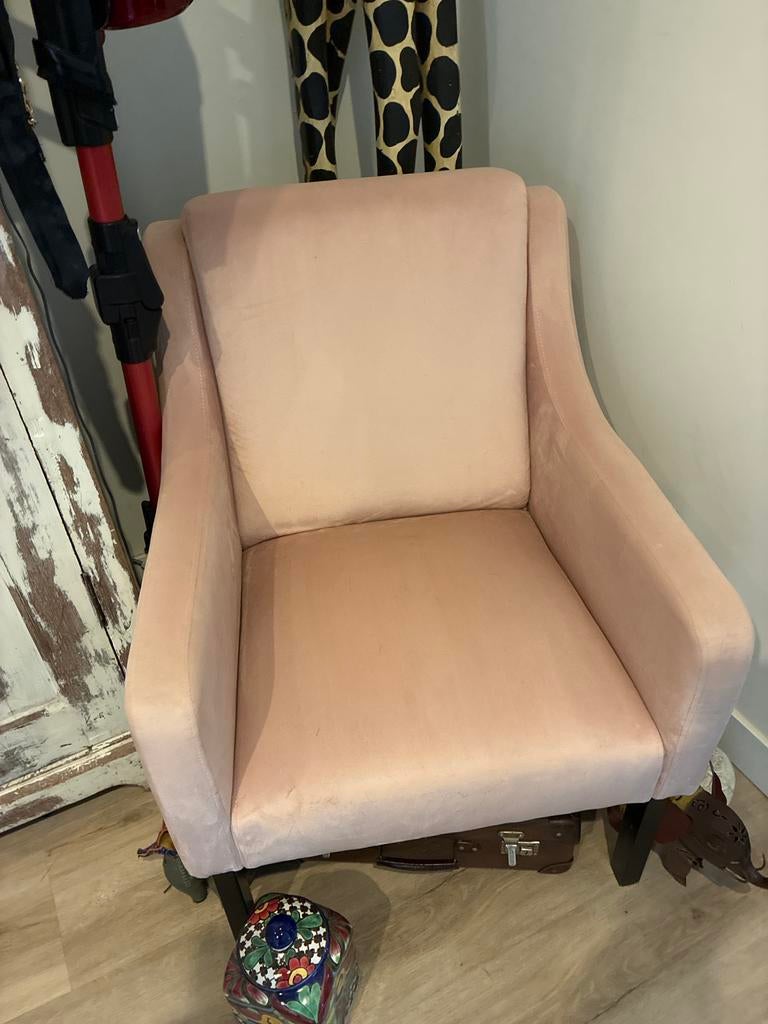Comfortabele roze fluwelen stoel, Ophalen, Overige kleuren, Zo goed als nieuw, Eén