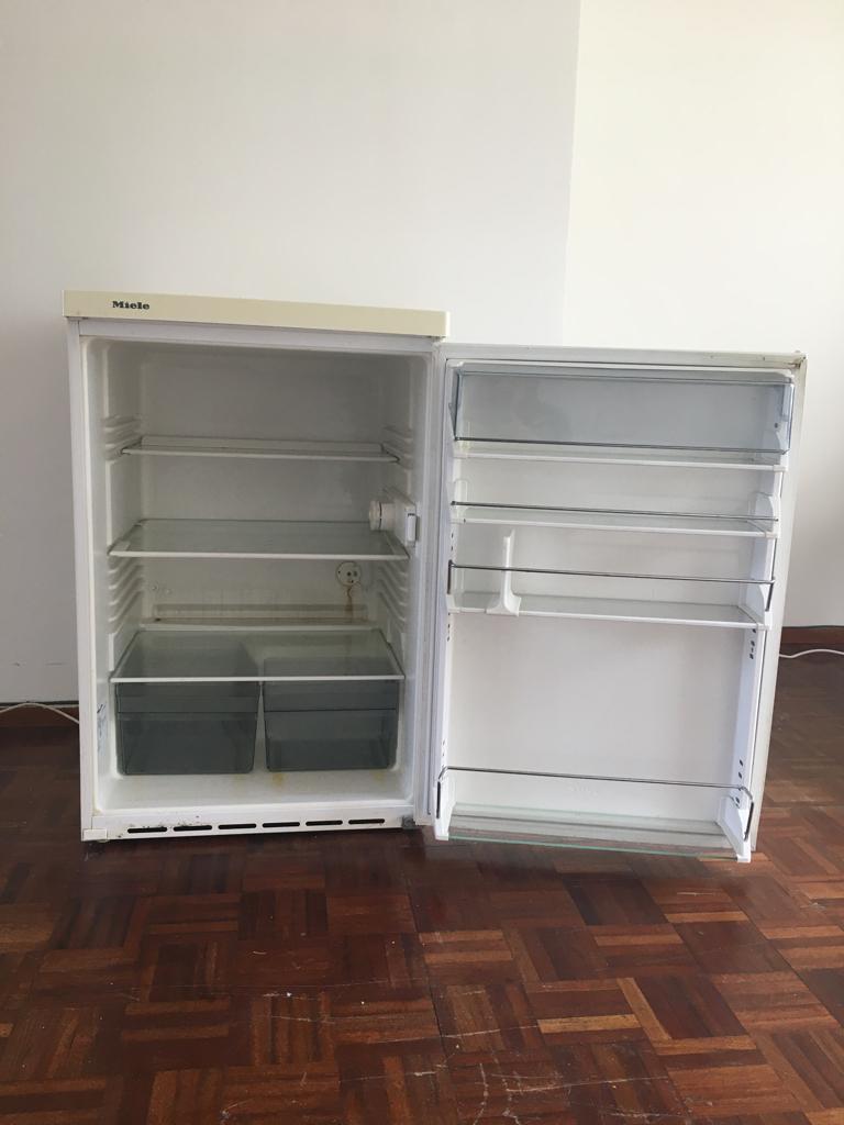 Gratis koelkast ophalen 3 april, Ophalen, Minder dan 85 cm, 100 tot 150 liter, 45 tot 60 cm