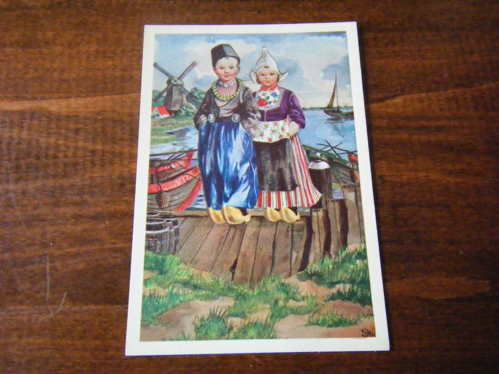 V37 - Klederdracht - Volendam - Molen - Mooi/Oud, Ophalen of Verzenden, 1940 tot 1960, Noord-Holland