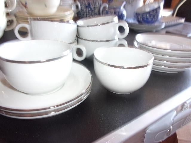 kop & schotels kronester, Huis en Inrichting, Keuken | Servies, Ophalen of Verzenden, Zo goed als nieuw, Wedgwood, Kop(pen) en/of Schotel(s)