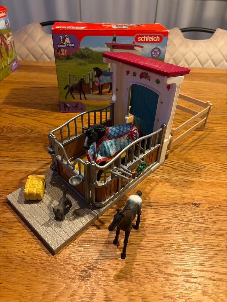 Schleich paardenbox met Merry en veulen set 42611, Ophalen of Verzenden, Gebruikt, Jongen of Meisje