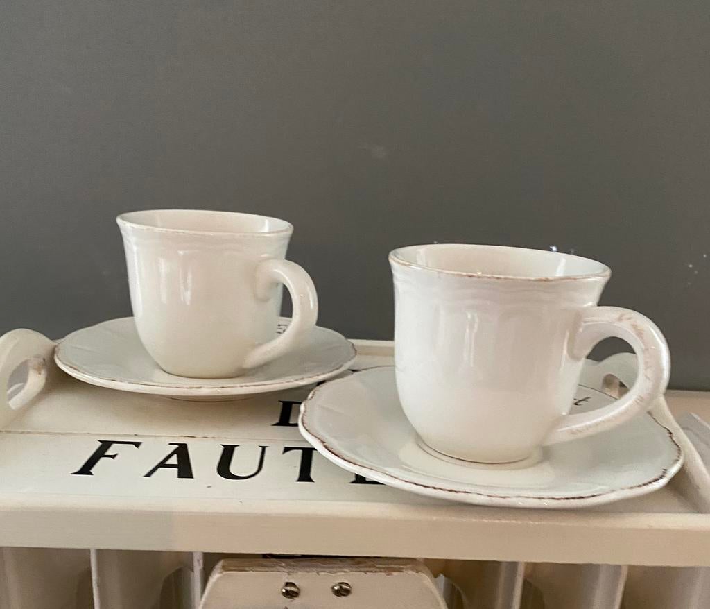 Riviera Maison kop en schotel 2x, Ophalen of Verzenden, Zo goed als nieuw, Overige stijlen, Kop(pen) en/of Schotel(s)