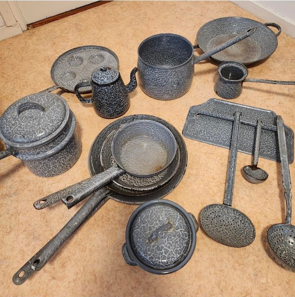 Grote set grijs gewolkt emaille keukengerei, Ophalen