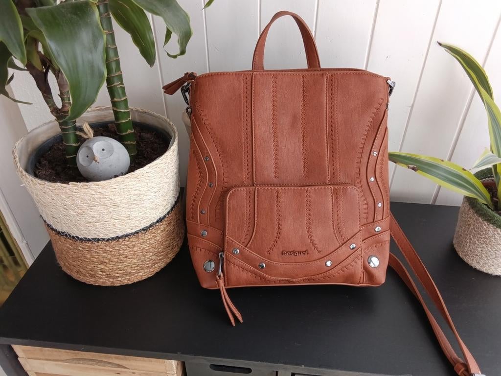 Desigual rugtas, Ophalen of Verzenden, Zo goed als nieuw, Overige typen