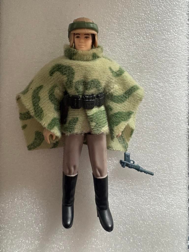Star Wars Princess Leia Organa / Endor (combat poncho), Verzamelen, Star Wars, Ophalen of Verzenden, Zo goed als nieuw, Actiefiguurtje