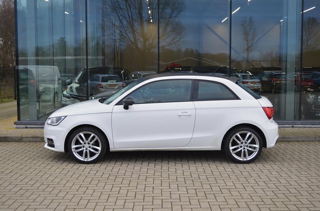 Audi A1 1.0 TFSI Pro Line | Automaat | Stoelverwarming, Stof, 95 pk, 4 stoelen, Bedrijf