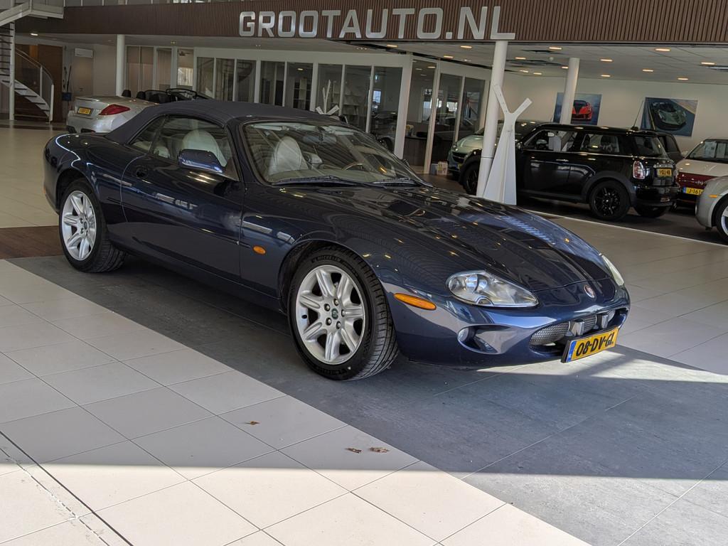 Jaguar XK8 4.0 V8 Convertible Automaat 1e eigenaar, Airco, C, Auto's, Oldtimers, Automaat, Achterwielaandrijving, Cabriolet, 3996 cc