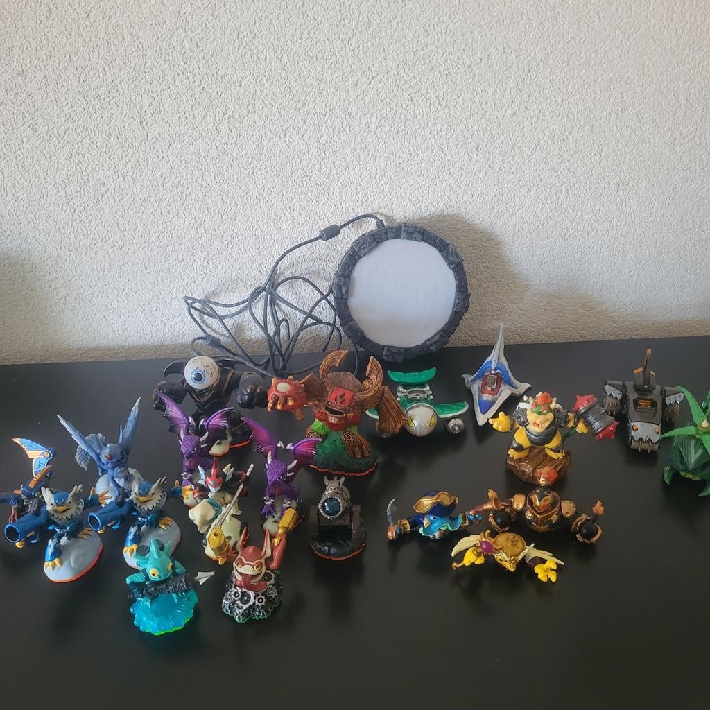 Diverse Skylanders Figuren en Portaal - Groot Pakket, Ophalen, Gebruikt